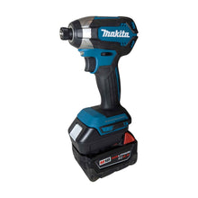 Load image into Gallery viewer, Milwaukee 18V to Makita 18V Battery Adapter
