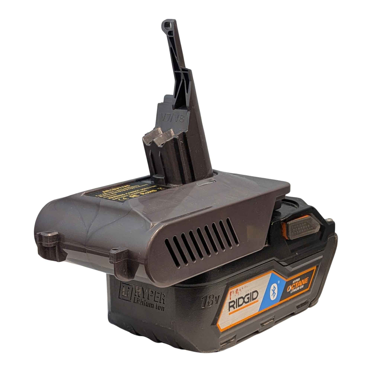 RIDGID 18V to Dyson V7 battery adapter: Battery on Adapter, Right
